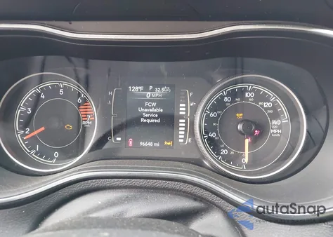 2021 Jeep Cherokee Latitude Plus 4X4 z USA, uszkodzony, nr VIN 1C4PJMLB5MD104255